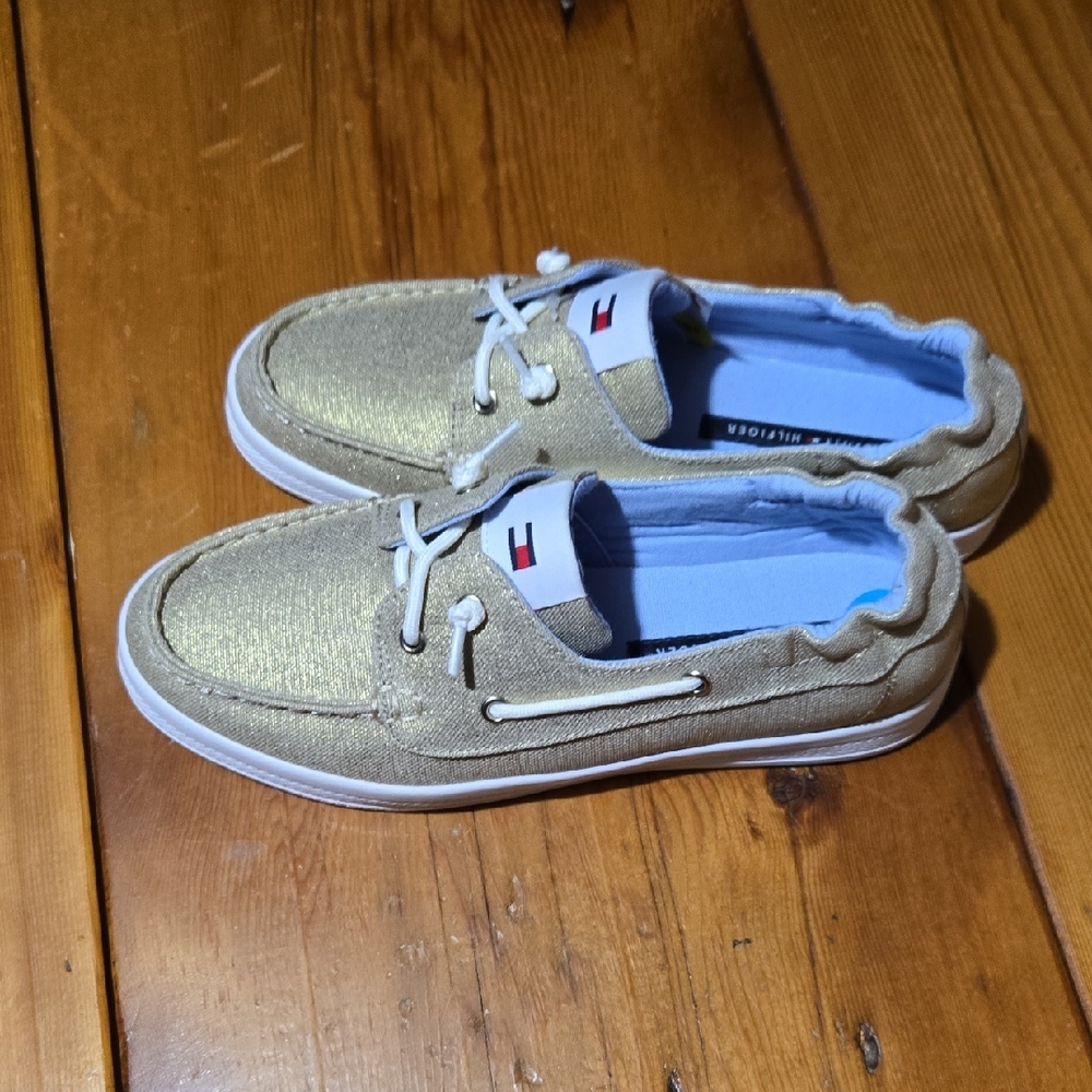 New Tommy Hilfiger Sz 7.5 Gold Slip-On Boat Shoes